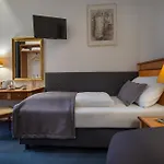 Hotell Season