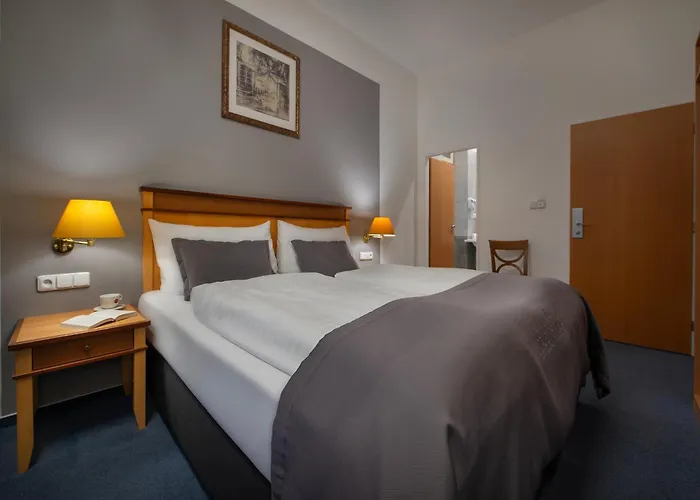Hotel Season 4*