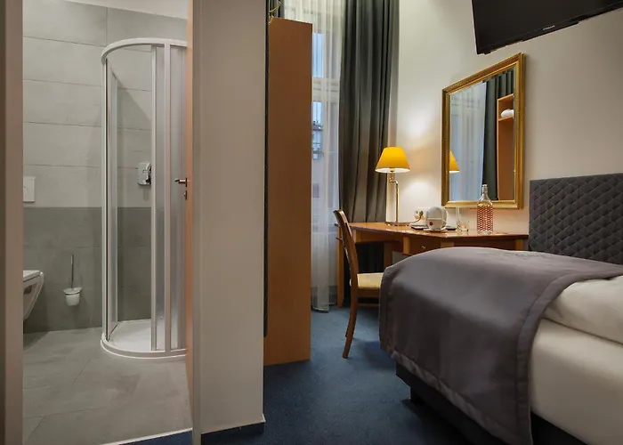 Season Hotel 4*