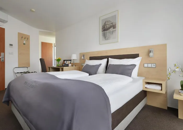 Season Hotel 4*
