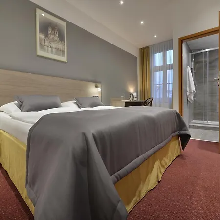 Hotel Season 4*