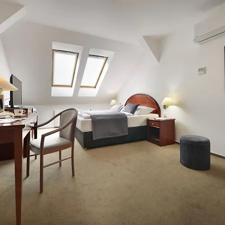 Hotel Season Prague