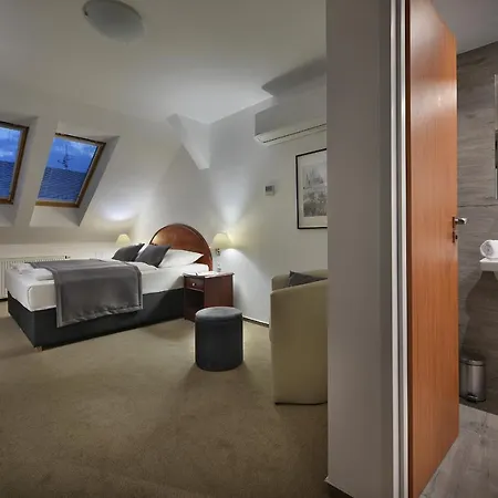 Hotel Season Prague