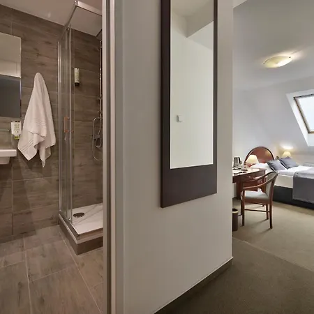 Hotel Season Prague