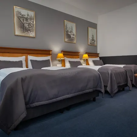 Hotel Season 4*