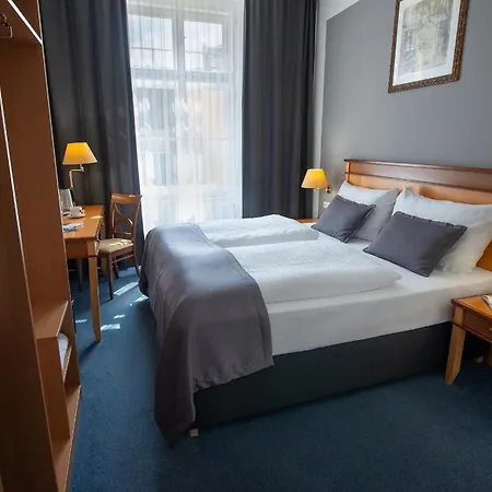 Hotell Season Prag