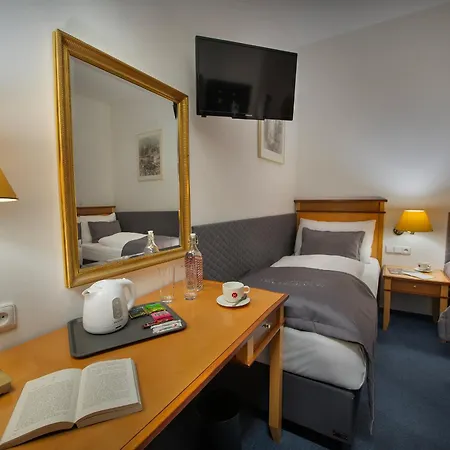 Hotell Season