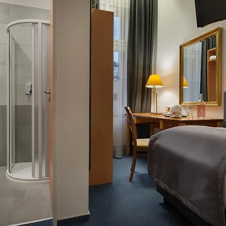 Season Hotell 4*