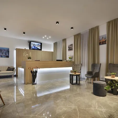 Season Hotell 4*
