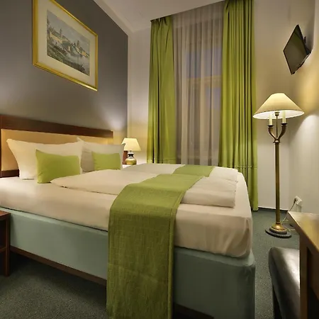 Hotell Season Prag