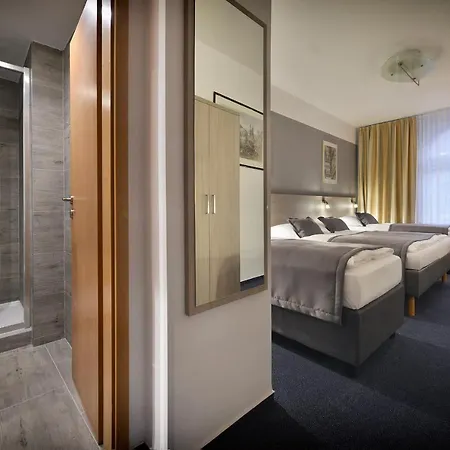 Hotel Season 4*