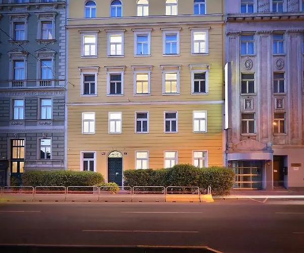 Season Otel 4*